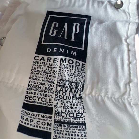 🌸4/$50🌸 NWOT Gap 5" Mid Rise Denim Shorts with Washwell - Picture 16 of 16